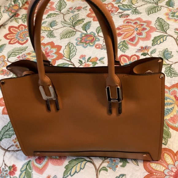 Classy medium brown purse, brand new! - Picture 3 of 5